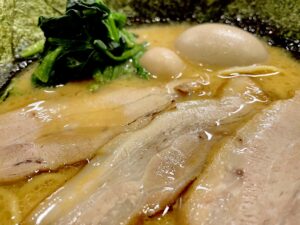 高カロリーな家系ラーメン